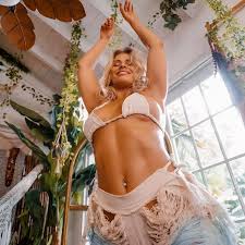 Paige VanZant teases fans what its like to lay underneath jaw-dropping  ex-UFC star - Daily Star