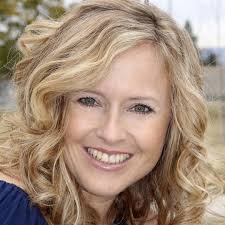 Martha Wade's Instagram, Twitter & Facebook