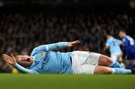 The manchester city star was forced off after an hour of. Kevin De Bruyne Injured Man City Midfielder Out Until April Manchester Evening News