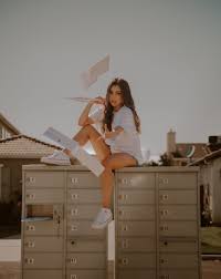 Look for shadows add anonymity to an image by just showing the shadow of your subject. Pin On Poses