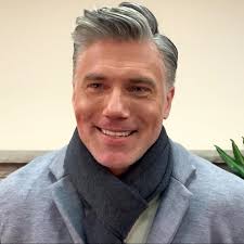 YESSSS!!! So stoked to meet the new cast members!!! 😍🖖🎉