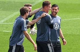 Sie wird bei jeder neuen domain hinterlegt und zeigt, dass die neue domain erreichbar ist. Deutschland Bei Der Em 2021 Turnier Eroffnung Heizt Vorfreude Bei Dfb Team An Fussball Stuttgarter Zeitung