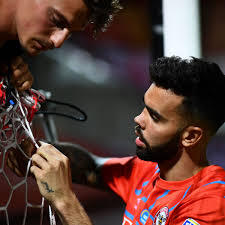 My name is thomas frank, and there's no way you can conclusively prove that i don't go out in the woods and fight bears in my spare time. Silk And Steel How Thomas Frank Gave Brentford Reason To Dream Big Championship The Guardian