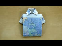 Über geldgeschenke freuen sich die allermeisten menschen, auch in einem blumenstrauß. Geldscheine Falten Hemd Geldgeschenke Basteln Geld Falten Origami Kleidung Trikot Youtube