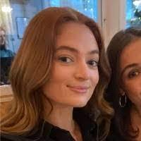 Karis Pratt's Instagram, Twitter & Facebook