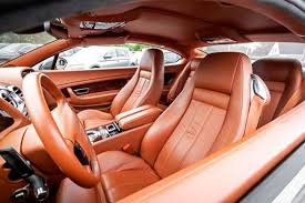 The interior of the continental gt speed was built in bentley's leather and trim workshop. Bentley Continental Gt Fahren Zum Golf Preis Autobild De