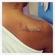 1,402 likes · 3 talking about this · 771 were here. Veryshareimg Com Tatuagem Skyline Londres Skyline Tattoo Small Tattoos Tattoos For Women Small