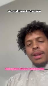 Chicos Agarrados De La Mano