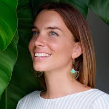 Demain, petite tournée de livraison hebdomadaire entre St Paul et St Leu.  Si vous avez besoin de quelque chose ou si un proche fête son anniversaire,  je le livre pour vous !