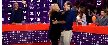 El resultado de la candidatura de maltés permitirá a la diputada sacar conclusiones. Que Romantica Diputada Pamela Jiles Le Canto Beso A Beso A Su Pareja