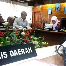 Kami sadar pemimpin kota, walikota , bupati dan dewan perwakilan rakyat daerah, memegang elemen penting dalam pembangunan kota cerdas. Photos At Bilik Gerakan Pejabat Daerah Kota Tinggi 22 Visitors