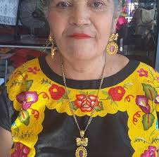 Trajes regionales Lety Caru