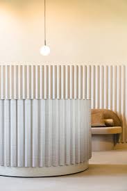 Voor An En Iain Is Moderne Gastronomie Te Complex Geworden Daarom Hebben Ze Beslist O Interieurontwerp Voor Appartementen Minimalistische Woonkamer Woonideeen