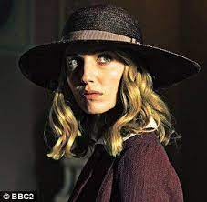 Peaky Blinder S Grace Burgess Annabelle Wallis Hair Tutorial Peaky Blinders Grace Peaky Blinders Grace Burgess