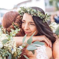 Takový svatební účes s čerstvými květinami může zdůrazňovat milost a krásu mladé dívky a vypadá velmi impozantně a neuvěřitelně stylově. Planujisvatbu Instagram Posts Photos And Videos Picuki Com