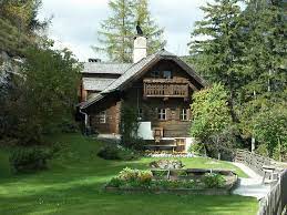 Der erwerb einer immobilie über eine zwangsversteigerung ist eine gute möglichkeit, geld zu sparen. Ein Haus Voller Erinnerungen Geht Durch Die Zwangsversteigerung
