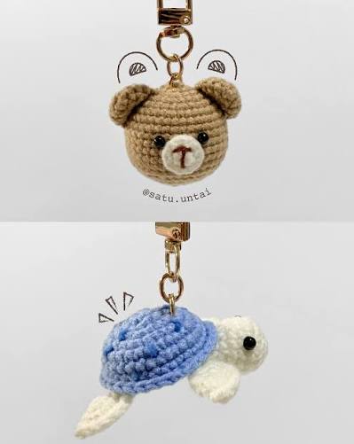 Kita jarang banget bikin gantungan kunci yang ukuran mini, so here they  come! These mini keychain are customized by Kak.S🤍🐢🐻 Thank you for  purchasingg, Kak!👐🏻❤️ #crochet #crocheting #crochetlove #crochetkeychain  #amigurumi #amigurumicrochet ...
