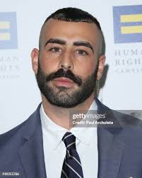 Dan Fox attends the Human Rights Campaign's 2018 Los Angeles Gala... News  Photo