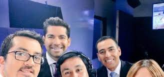 Un complejo momento vivió un periodista de chilevisión noticias durante la jornada de este martes. Video La Sentida Despedida De Emblematico Periodista De Chv Lima Limon Entretencion