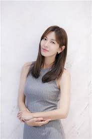 김소연 본인은 이 당시를 자신의 만들어진 이미지에 갇혀있던 가식적인 시기로 연기는 못하면서 예쁜 척만 하고 허세를 부리던 시절이었다고 회고한다. Snl ë°°ìš° ê¹€ì†Œì—° ì‚¬ì§„ëª¨ìŒ ì•„ì‹œì•„ì˜ ì•„ë¦„ë‹¤ì›€ ì•„ë¦„ë‹¤ìš´ ë°°ìš°