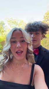 Shawn Weisner's Instagram, Twitter & Facebook