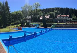Waldschwimmbad Oberschonau Steinbach Hallenberg Freibad Outdooractive Com