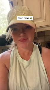 Farm meal #farmlife #happytobeafarmwife #farmwifelife #farmwife  #farmmomlife #happytobeahousewife #farmmeals #tractormeals #momlife  @🄼🄰🅃🄸🄻🄳🄰