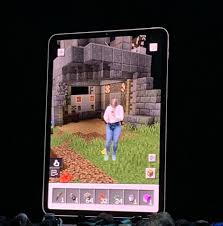 Minecraft pe bedrock edition 11309 no license apk download. Minecraft Earth Makes Wwdc Appearance Using Apple S Arkit Cnet