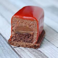 Sushis En Trompe L œil De Christophe Michalak Petit Entremets Abricot Gingembre Vanille Et Orange Surprises Et Gourmandises In 2020 Desserts Cake Number Cakes
