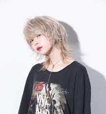 halhiさんはinstagramを利用しています 2 5次元ブロンドカラーにしてもらた ふわふわセット 美容師さんタグ付けしてます garte isseyohara ウルフカット ウルフヘア shot hair styles mullet hairstyle short hair styles