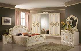 Ogni complemento d'arredo, come il letto, i comodini e l'armadio, è ideato per creare un ambiente che sia esteticamente d'appeal e durevole. 65 Immagini Di Camere Da Letto Classiche Mondodesign It