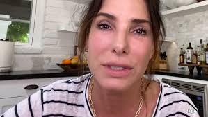 Kinder machten ihr leben erst lebenswert. Bei Web Tv Talkshow Sandra Bullock Dankt Krankenschwester Unter Tranen Krone At