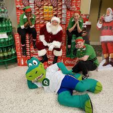 Families are boycotting publix after a member of founding family donated $300,000 to the donald trump rally. Merry Christmas From Store 122 Publix