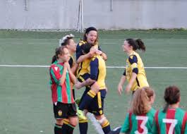 Squadra di calcio a 5 femminile che ha sovvertito il mondo del futsal in rosa, vincendo tanto e creando un. Ternana Femminile Rimonta Di Carattere Che Vale La Vetta Solitaria Calcio Fere
