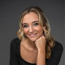 Claudia Jolin's Instagram, Twitter & Facebook