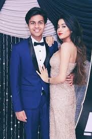 Janhvi kapoor is an indian actress and professional model. Jhanvi Kapoor Wiki Age Family Boyfriend Biography More Wikibio