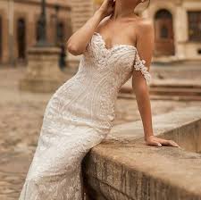 In questa pagina ci sono tutte le nuove collezioni di abiti da sposa 2021 degli atelier più famosi. Abiti Da Sposa Quali Sono Le Tendenze 2021 Donne Magazine