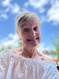 Hi all! I just wanted to introduce myself, I'm living in Cabo part time and  plan to move here full time later this year.