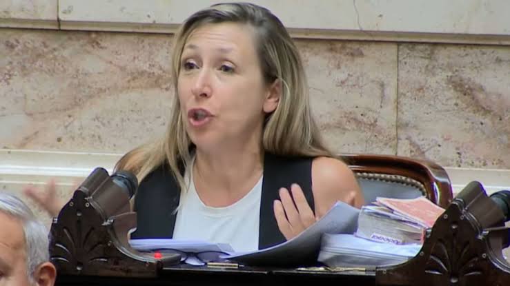 Myriam Bregman crece en las encuestas: ¿tendencia pasajera o alarma para el  peronismo? - El Extremo Sur