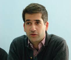 Ο κώστας μπακογιάννης τρολάρει τη μητέρα του ντόρα για το μπάνιο με τα εγγόνια της. Sto Kentro Zwhs O Kwstas Mpakogiannhs Healthview