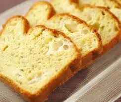Cake Au Fromage De Chevre Curry Et Raisins Secs Supermarches Match En 2020 Cake Chevre Miel Cake Chevre Chevre Miel