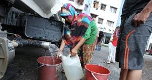 Mengikut laporan persatuan air malaysia yang terkini, 259,000 (62 peratus) daripada 419,000 kejadian terputus bekalan air di malaysia berlaku di negeri selangor. Sebahagian Penduduk Lembah Klang Terjejas Isu Air Tuntut Ganti Rugi Kepada Air Selangor