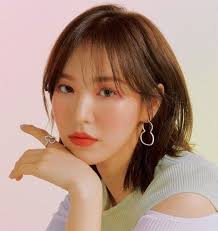 Bangs are a lot like red hair. 5 Reasons To Cut Curtain Bangs The Hottest Bangs Style In 2020 Girlstyle Singapore