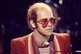 25 марта 1947, , мидлсекс, англия, великобритания). At 70 Sir Elton John Still Has The Best Collection Of Glasses Ever Elton John Young Elton John Elton John Sunglasses