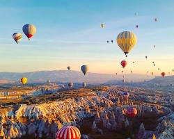 صورة Hot air balloons in Cappadocia