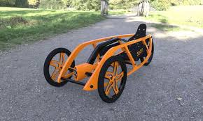 Pour fabriquer une caisse il vous faut un châssis, une carrosserie, une direction , des freins, des roues et des outils. 64 Idees De Caisses A Savon Caisse A Savon Savon Boite A Savon