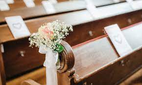 Magical, meaningful itemsyou can't find anywhere else. Hochzeitsdeko Fur Die Kirche Tipps Fur Blumen Kerzen Und Altarschmuck