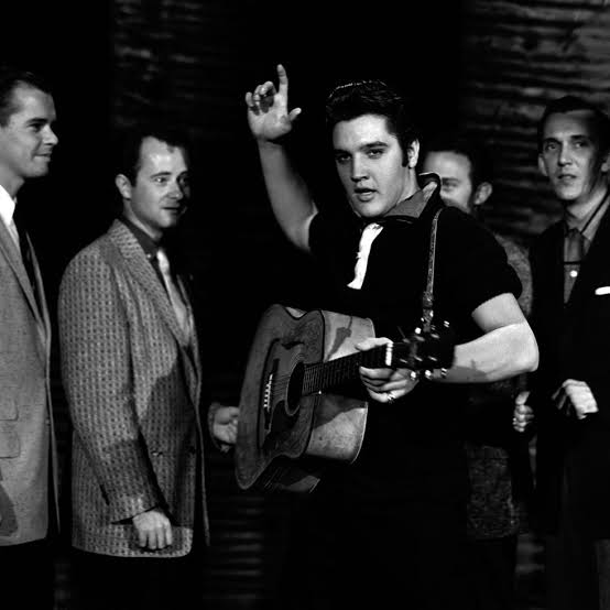 Elvis Presley: Biography, Musician, Actor