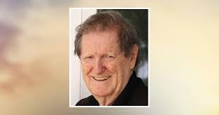 Elinor Ewing's Instagram, Twitter & Facebook