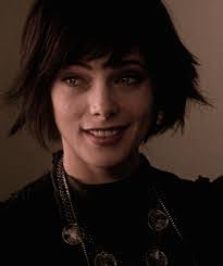 Elisa Cullen's Instagram, Twitter & Facebook